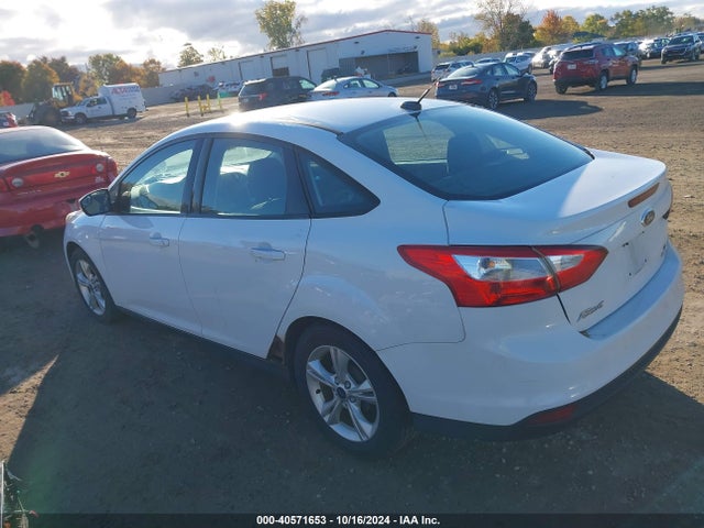 Ford FOCUS SE 2014 1FADP3F25EL200164 Image 3