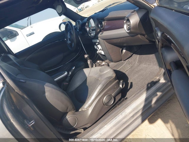 2008 MINI COOPER S WMWMF735X8TT92024 Photo 4