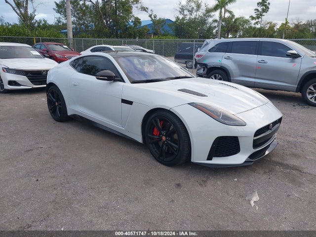 Jaguar F-type Svr 2017 SAJWJ6J87HMK43664 главное изображение