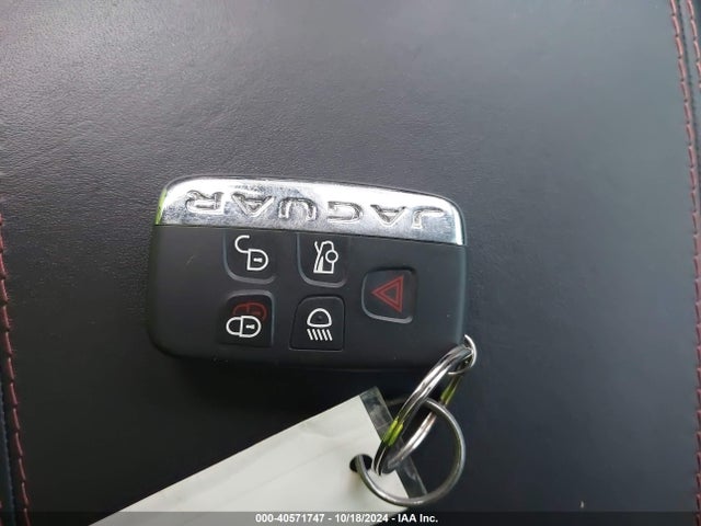Jaguar F-type Svr 2017 SAJWJ6J87HMK43664 Image 11