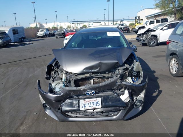JTDKDTB3XF1093053 Toyota Prius C Four