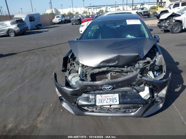 JTDKDTB3XF1093053 Toyota Prius C Four