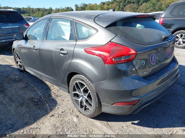 Ford FOCUS SE 2016 1FADP3K2XGL240975 Image 3
