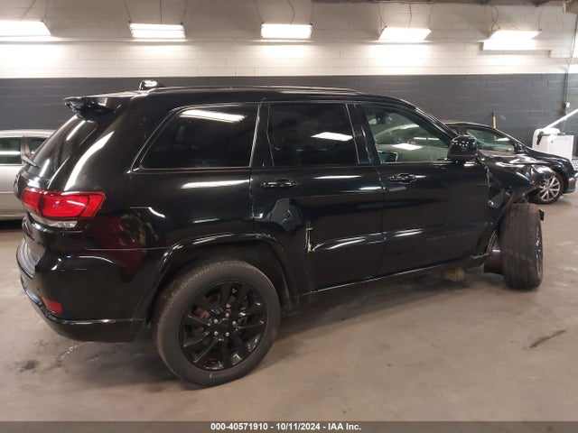 1C4RJFAG2JC211431 Jeep Grand Cherokee Altitude 4x4