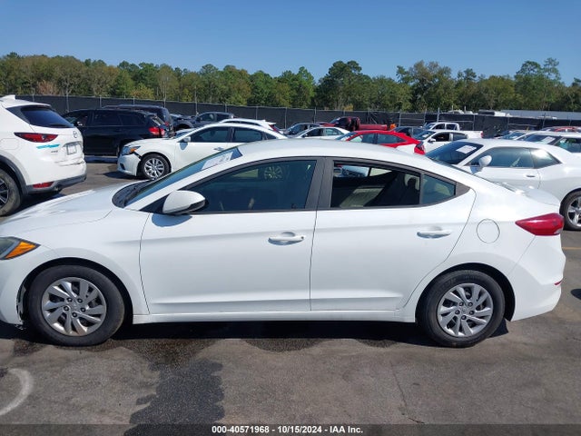 Hyundai ELANTRA SE 2017 5NPD74LF4HH172180 Image 13