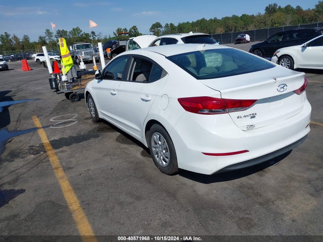 Hyundai ELANTRA SE 2017 5NPD74LF4HH172180 Image 3