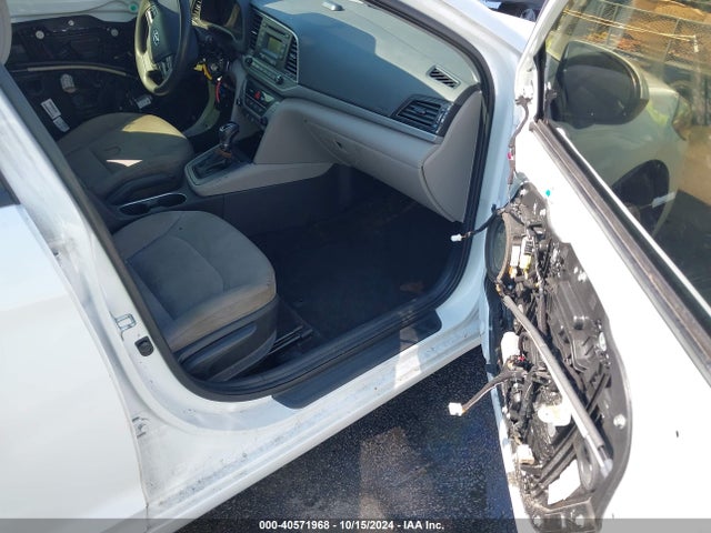 Hyundai ELANTRA SE 2017 5NPD74LF4HH172180 Image 5