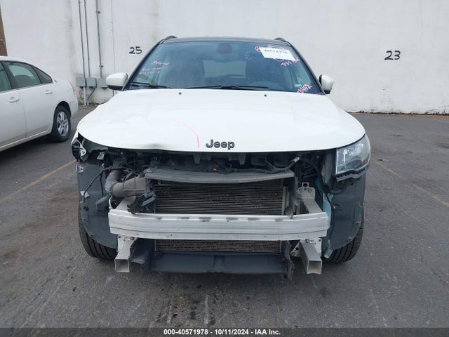3C4NJCBBXMT587321 Jeep Compass Altitude Fwd