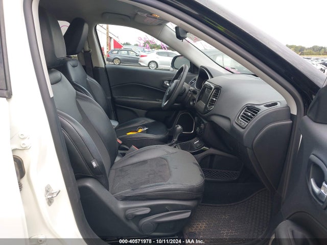3C4NJCBBXMT587321 Jeep Compass Altitude Fwd