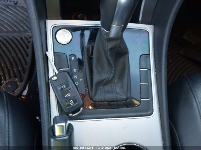 1VWLA7A34KC008998 Volkswagen Passat 2.0t Wolfsburg Edition
