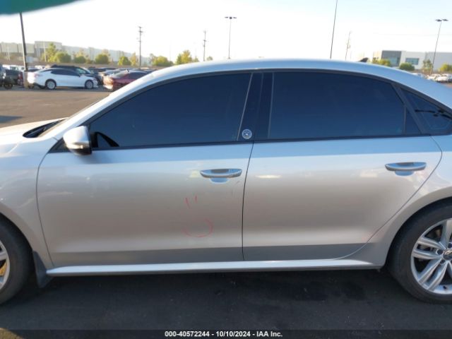 1VWLA7A34KC008998 Volkswagen Passat 2.0t Wolfsburg Edition