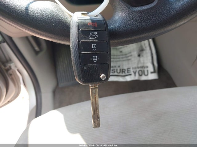 KIA SEDONA LX 2015 KNDMB5C15F6020621 Image 11