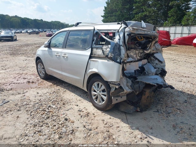 KNDMB5C15F6020621 KIA SEDONA LX