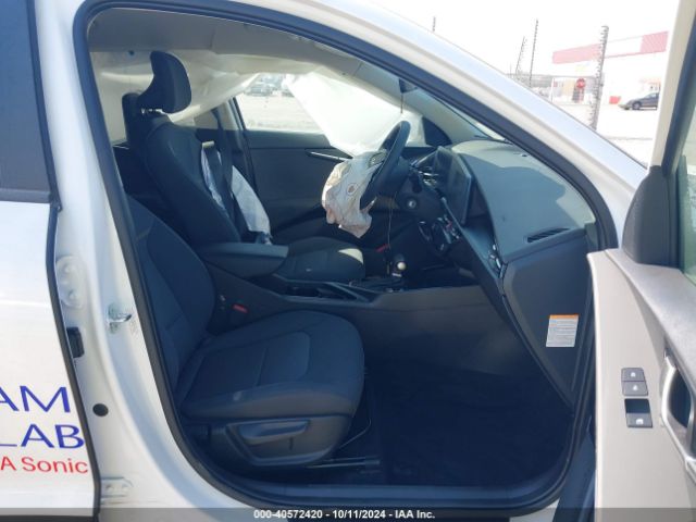 KNDCP3LE2R5127446 KIA NIRO LX