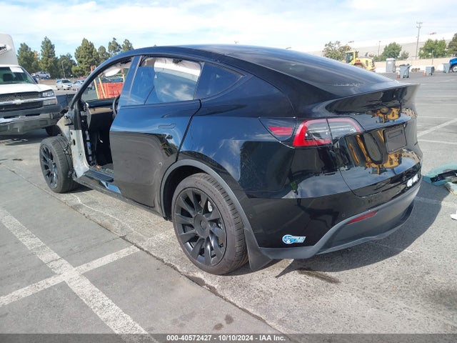 2021 TESLA MODEL Y 5YJYGAEE8MF159929 Photo 2
