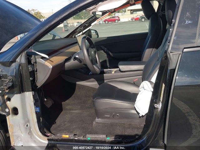 2021 TESLA MODEL Y 5YJYGAEE8MF159929 Photo 4