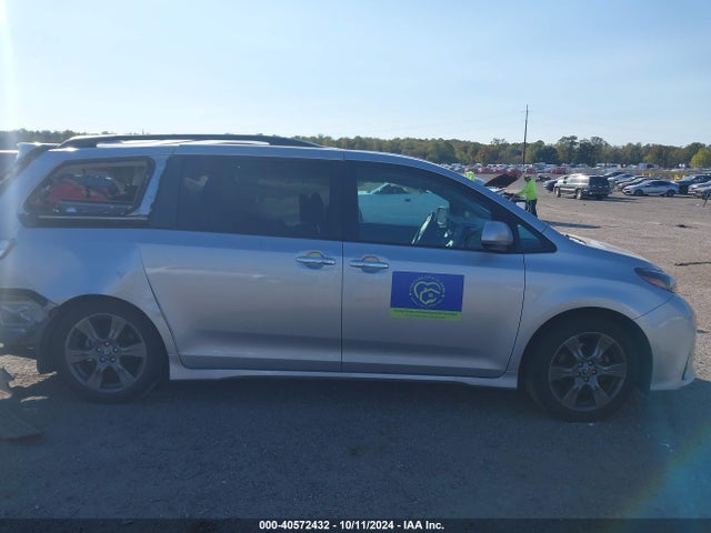 Toyota SIENNA SE 2020 5TDXZ3DC2LS054105 Image 13