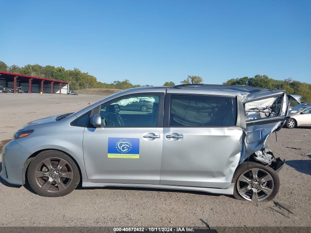 Toyota SIENNA SE 2020 5TDXZ3DC2LS054105 Image 14