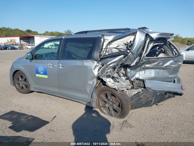 Toyota SIENNA SE 2020 5TDXZ3DC2LS054105 Image 3