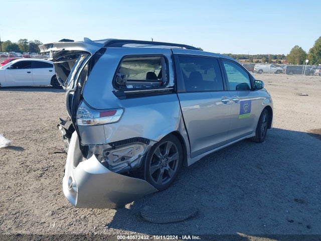 Toyota SIENNA SE 2020 5TDXZ3DC2LS054105 Image 4