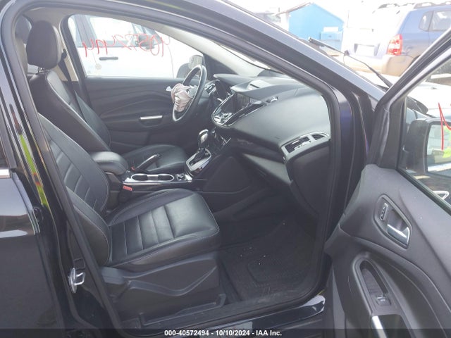 1FMCU0J91EUB60110 Ford Escape Titanium