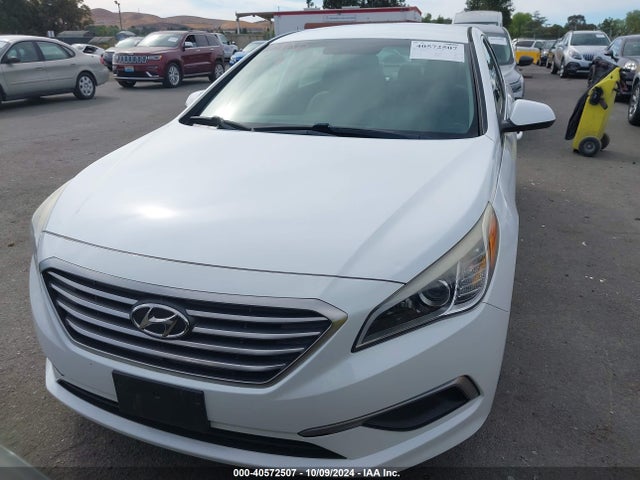 Hyundai SONATA SE 2016 5NPE24AF0GH267162 Image 12