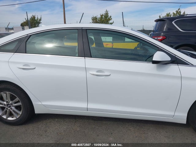 Hyundai SONATA SE 2016 5NPE24AF0GH267162 Image 13