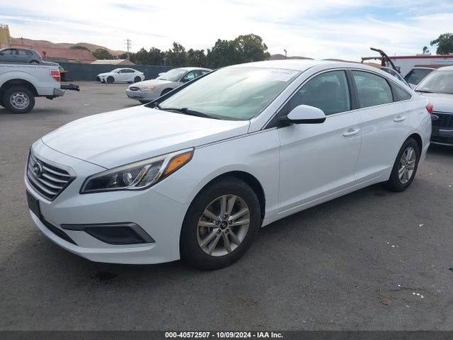 Hyundai SONATA SE 2016 5NPE24AF0GH267162 Image 2