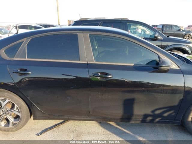 3KPF24ADXKE114885 KIA Forte Lxs