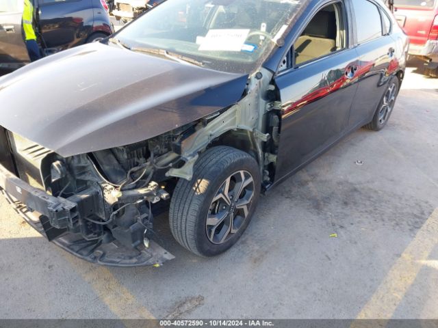 3KPF24ADXKE114885 KIA Forte Lxs