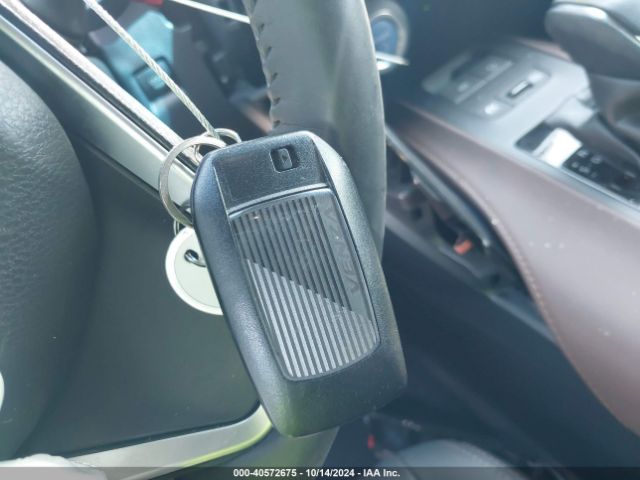 JTEAAAAH2MJ075001 Toyota Venza Xle