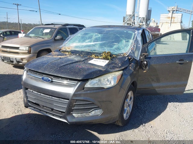 1FMCU0GX6GUA81315 Ford ESCAPE SE