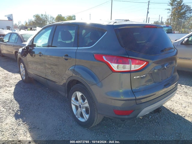 1FMCU0GX6GUA81315 Ford ESCAPE SE