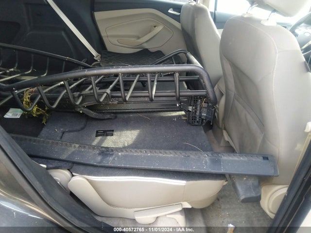 1FMCU0GX6GUA81315 Ford ESCAPE SE