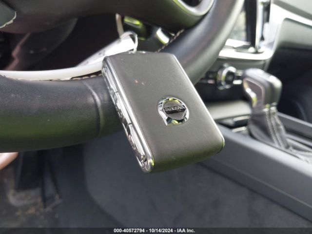7JRA22TM6KG017793 Volvo S60 T6 R-design