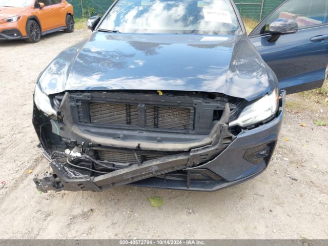 7JRA22TM6KG017793 Volvo S60 T6 R-design