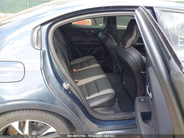 7JRA22TM6KG017793 Volvo S60 T6 R-design