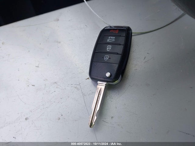 3KPFK4A7XJE265797 KIA FORTE LX