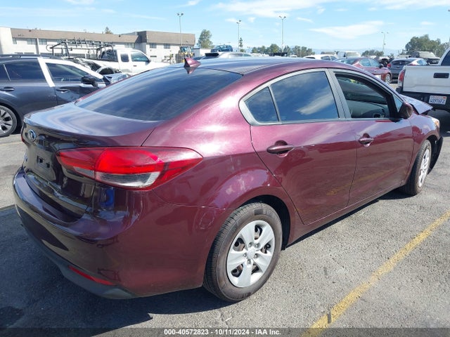 3KPFK4A7XJE265797 KIA FORTE LX