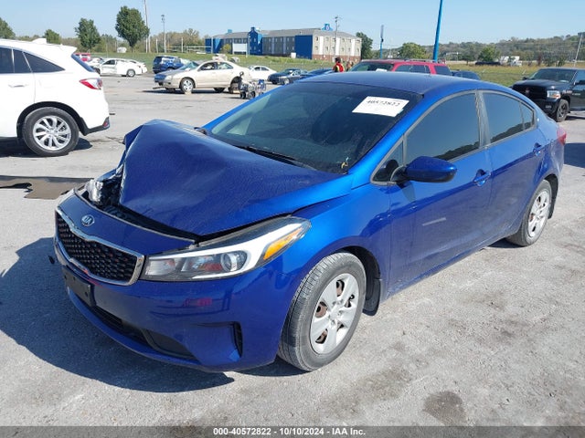 KIA FORTE LX 2017 3KPFK4A74HE086830 Image 2