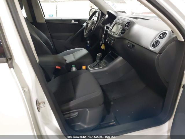 WVGBV7AX2FW609137 Volkswagen TIGUAN S