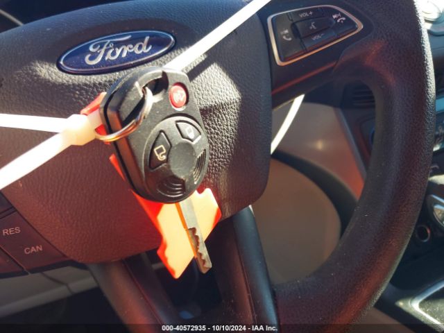 1FMCU9GD9JUA09199 Ford ESCAPE SE