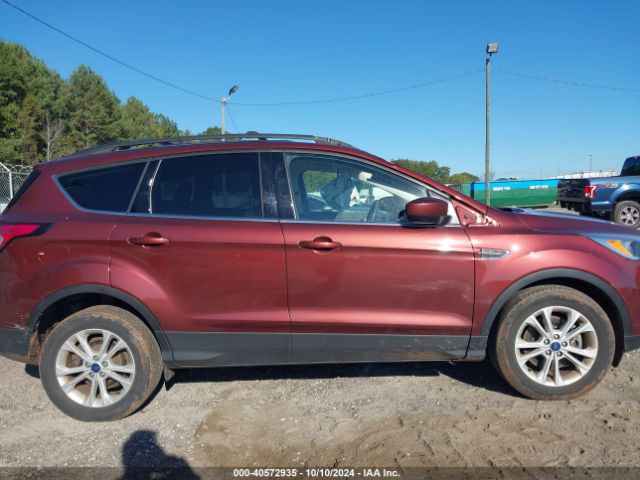 1FMCU9GD9JUA09199 Ford ESCAPE SE