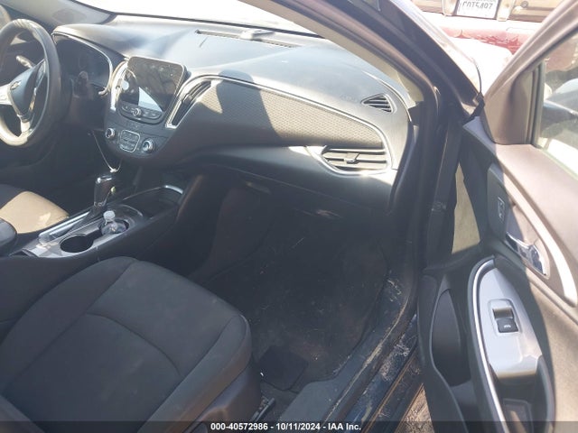 1G1ZD5ST5LF070703 Chevrolet Malibu Fwd Lt