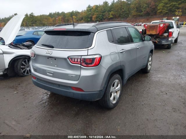 3C4NJDBB5JT114914 Jeep Compass Latitude 4x4