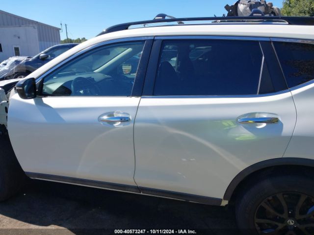 5N1AT2MV4JC732611 Nissan ROGUE SV