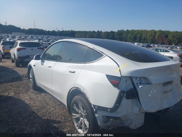 2023 TESLA MODEL Y 7SAYGDEEXPF838111 Photo 2