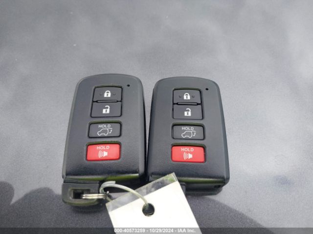 JTMRFREV8JJ214826 Toyota Rav4 Adventure/xle