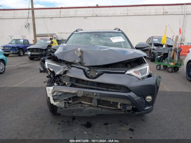 JTMRFREV8JJ214826 Toyota Rav4 Adventure/xle