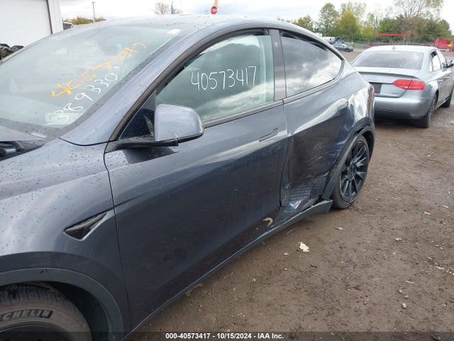 2022 TESLA MODEL Y 7SAYGAEE6NF389330 Photo 5
